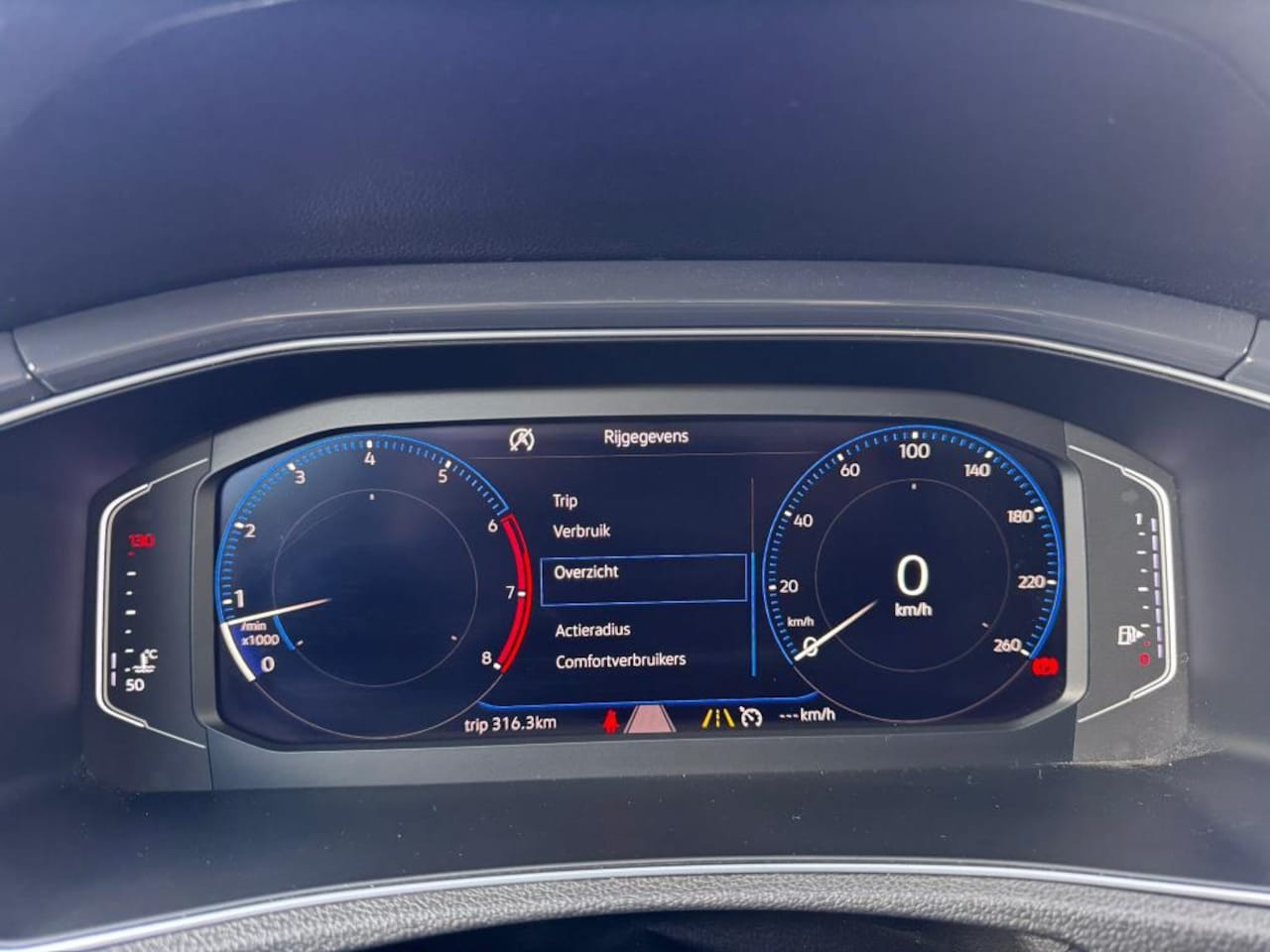 Volkswagen T-Roc - 1.5 TSI Sport 1.5 TSI Sport (virtual cockpit)