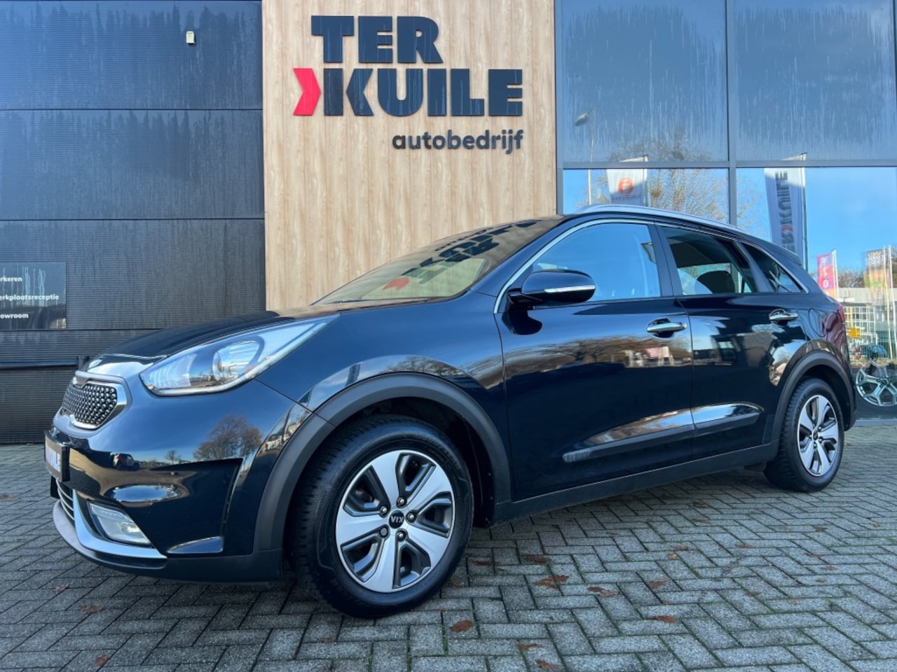 Kia Niro - 1.6 GDi Hybrid Executive Line / Carplay / Navi / Cam - AutoWereld.nl