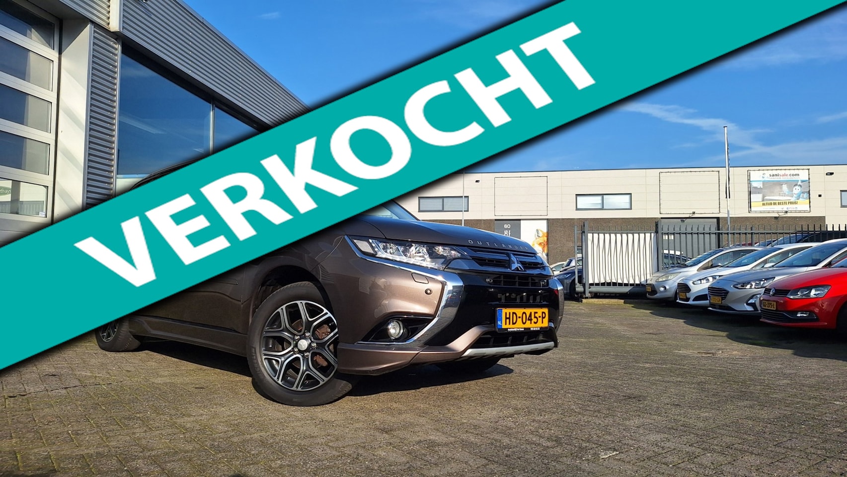 Mitsubishi Outlander - 2.0 PHEV Instyle+/Schuifdak/Camera*Nav/Trekhaak*Pdc V/A/Enz - AutoWereld.nl