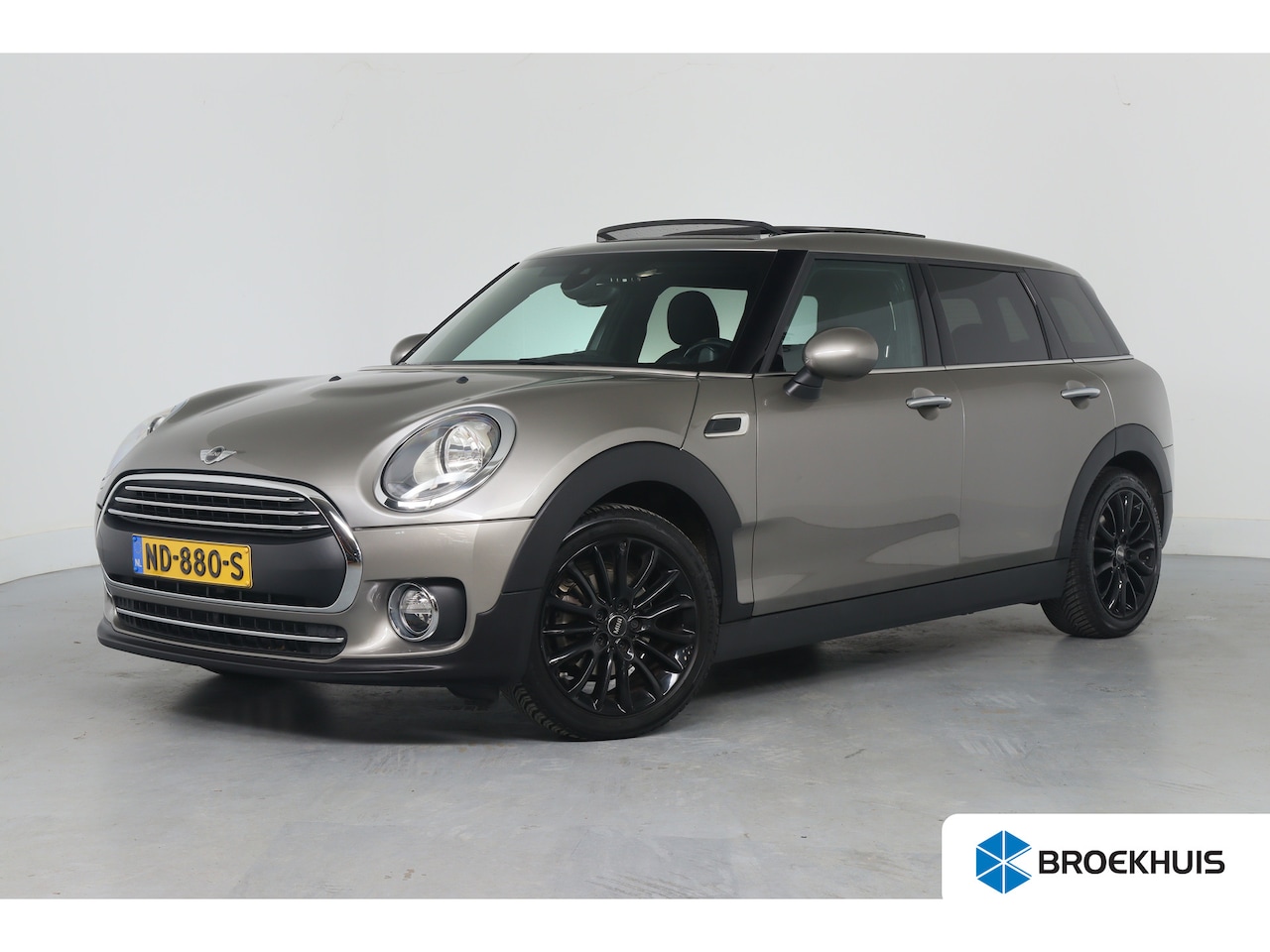 MINI Clubman - Mini 1.5 One Pepper Business | Dealer Onderhouden! | Open Dak | Navigatie | Keyless | Clim - AutoWereld.nl