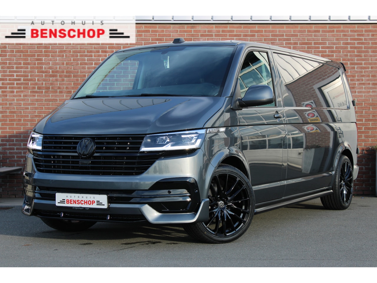Volkswagen Transporter - T6.1 2.0 TDI 150PK DSG L2 |CUSTOM-FRONTLIP|20-INCH|APP-CONNECT|CAMERA| - AutoWereld.nl