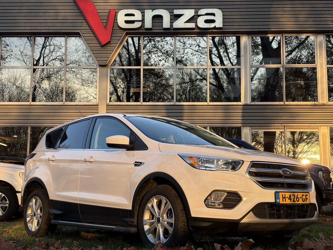 Ford Kuga - 2.0L EcoBoost SE 4WD - AutoWereld.nl