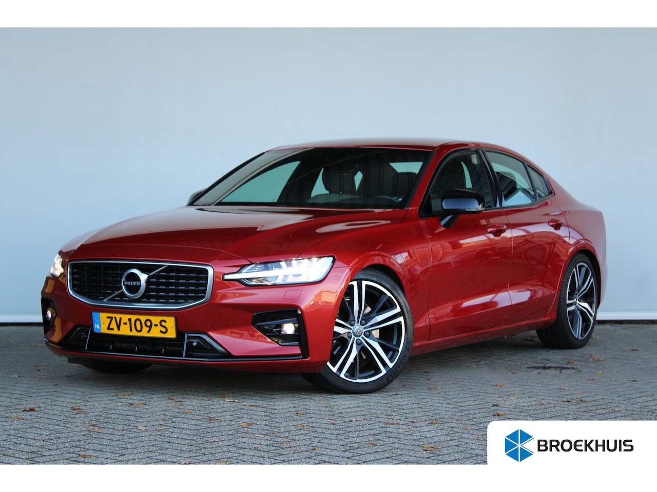 Volvo S60 - 2.0 T4 R-Design | Harman Kardon | Stoel(en) elektrisch verstelbaar | ACC | Sportonderstel - AutoWereld.nl