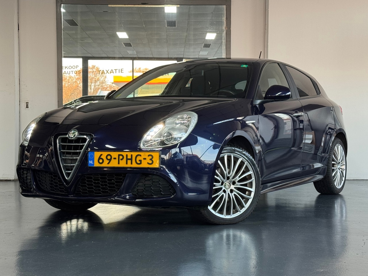 Alfa Romeo Giulietta - 1.6 JTDm Progression | Trekhaak | Airco | Cruise | L.M. Velgen - AutoWereld.nl
