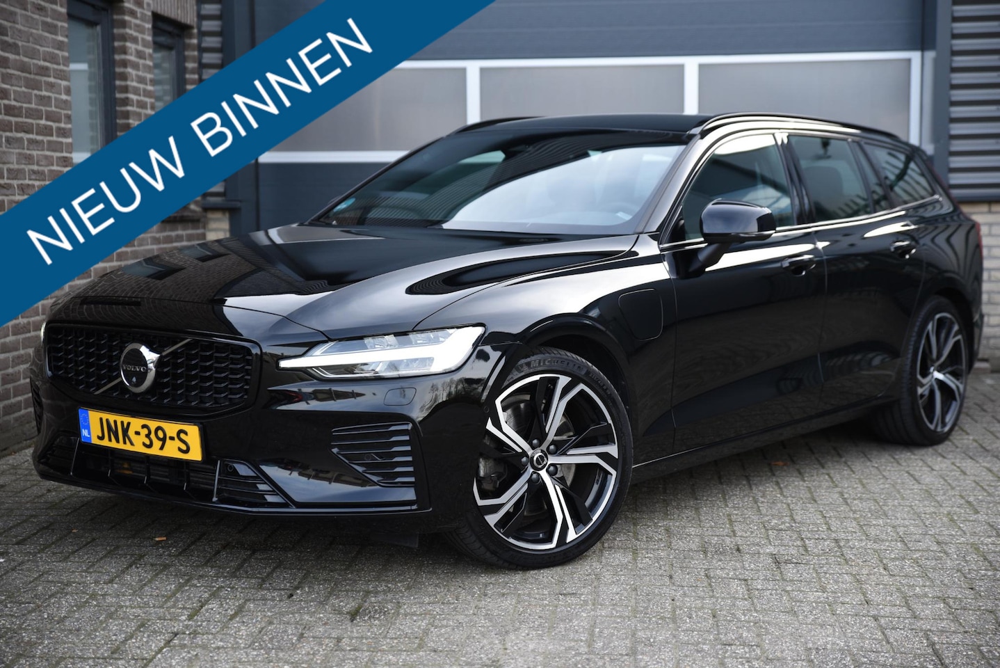 Volvo V60 - 2.0 T8 Plug-in hybrid AWD Plus Bright - AutoWereld.nl