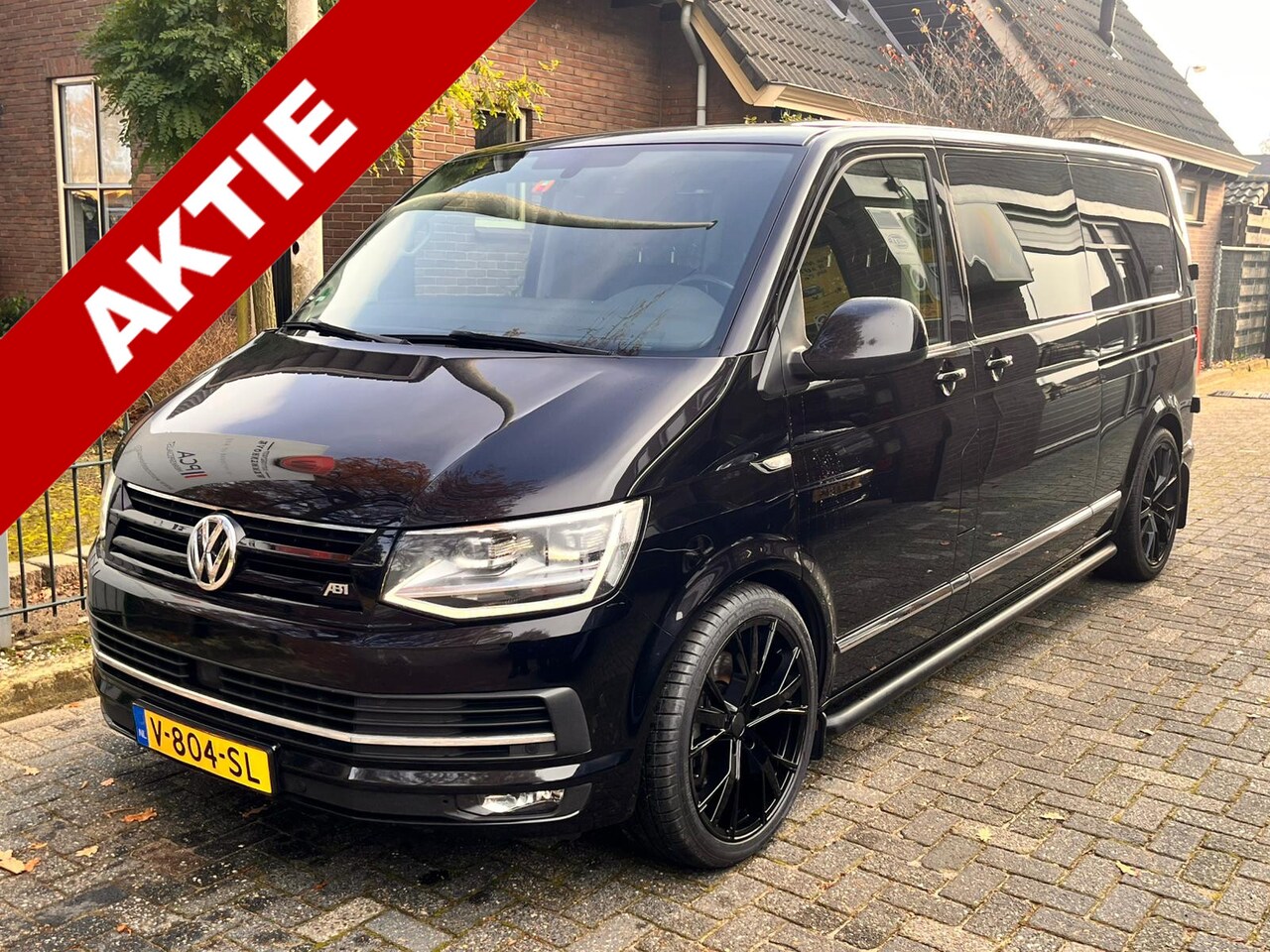 Volkswagen Transporter - 2.0 TDI L2H1 DC Bulli 4Motion Highline LET Op goed lezen - AutoWereld.nl