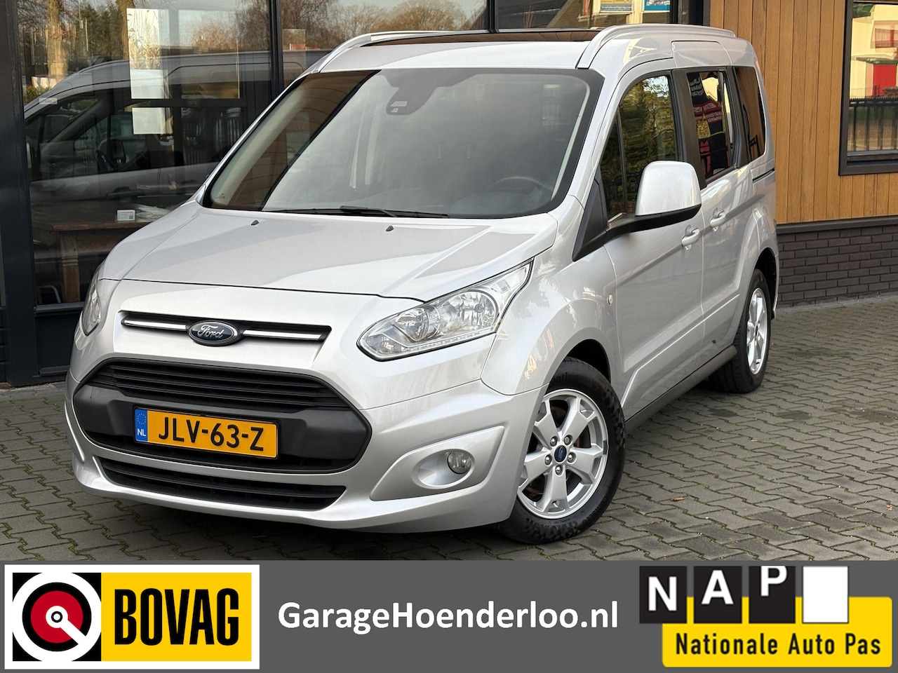 Ford Tourneo Connect - 1.0 Titanium Panoramadak, Cruise, PDC. Garantie - AutoWereld.nl