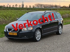 Volvo V50 - 2.4 Momentum /Goed onderhouden/Leder/Trekh./Xenon/4-S/