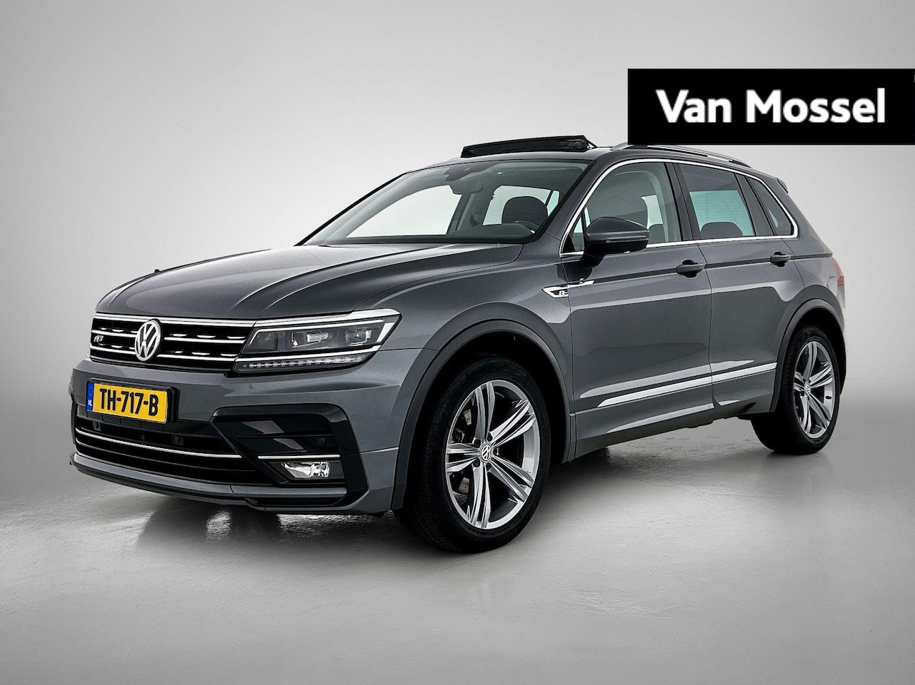 Volkswagen Tiguan - 1.4 TSI 4Motion Highline 150 PK | R-Line exterieur | Automaat | Navigatie | Panoramadak | - AutoWereld.nl