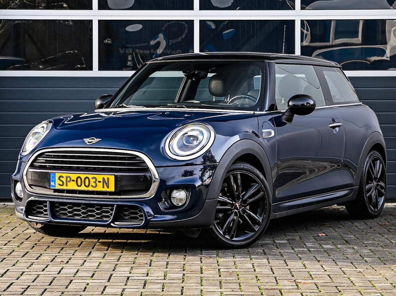 MINI John Cooper Works - 1.5 | Leder | Keyless | Head-up display | Full LED | Climate control | Navi | Cruise contr - AutoWereld.nl