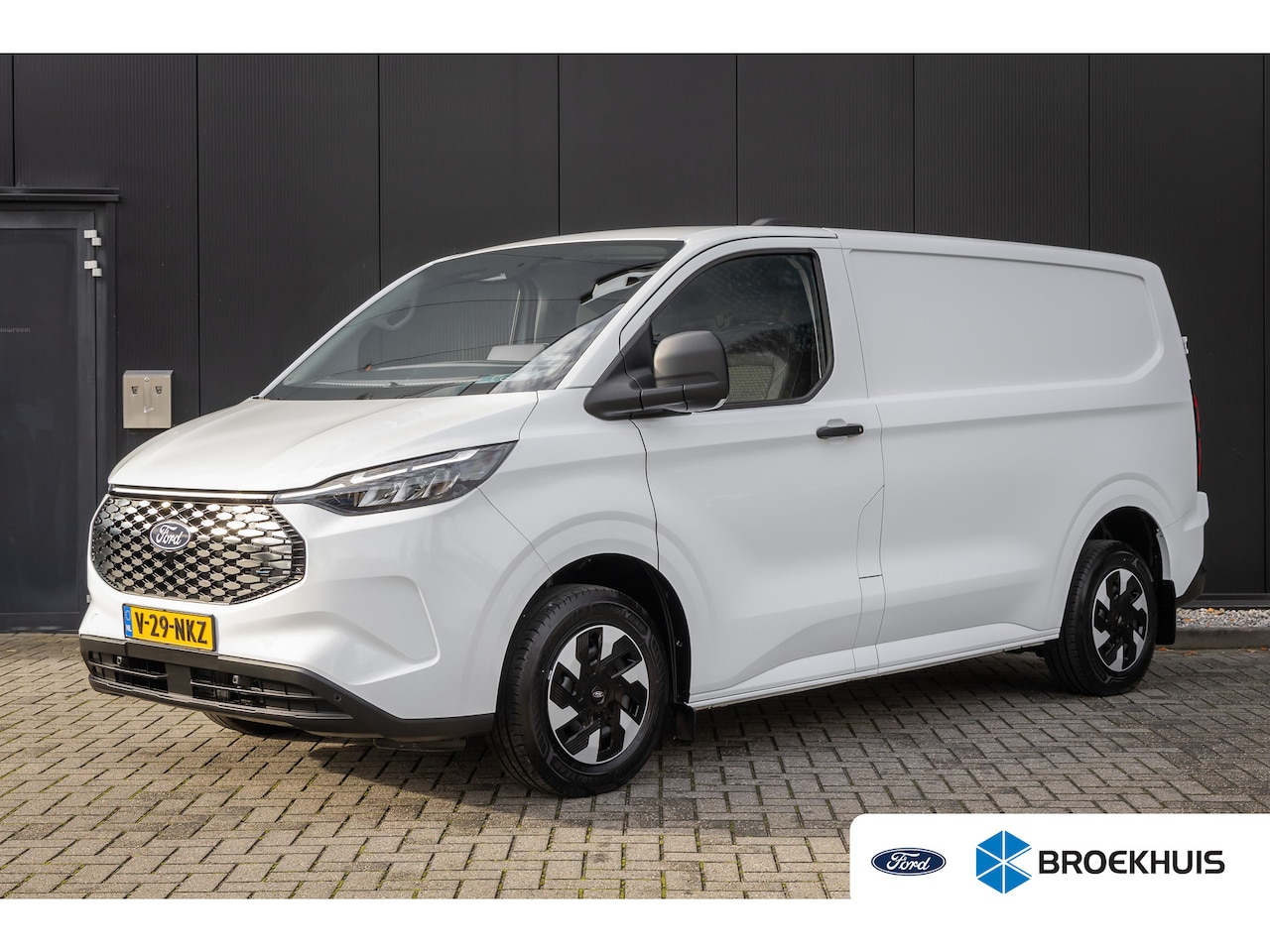Ford Transit Custom - E-Transit 320 L1H1 Trend 65 kWh | Nieuw! | Camera | Stoelverwarming | Apple/Android Carpla - AutoWereld.nl
