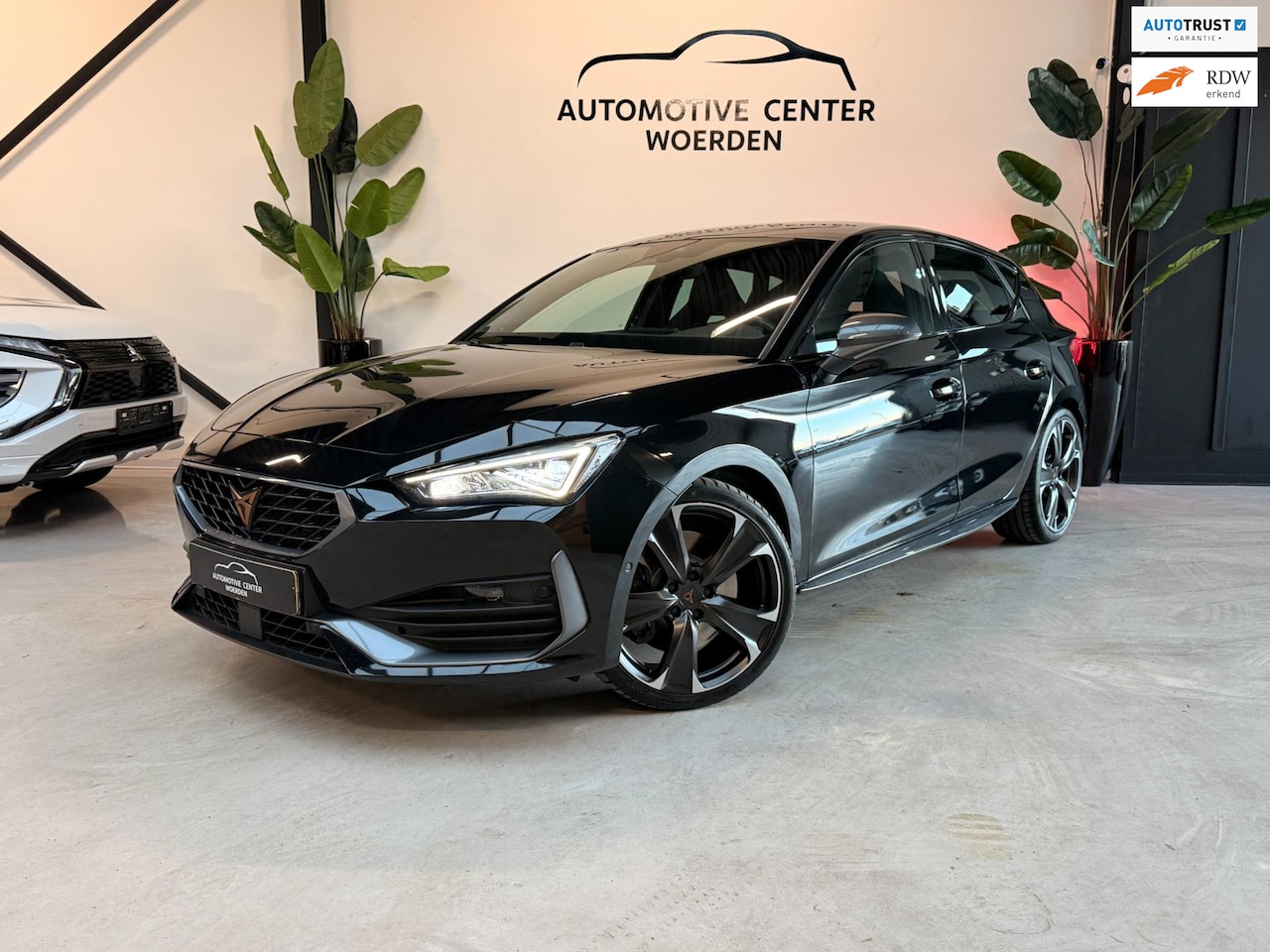 CUPRA Leon - 2.0 TSI VZ 300PK LEDER BEATS SCHAALSTOELEN SFEERVERLICHTING - AutoWereld.nl