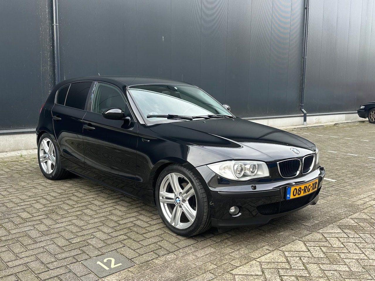 BMW 1-serie - 118i Automaat* Xenon* M-Velgen N.A.P.!! - AutoWereld.nl