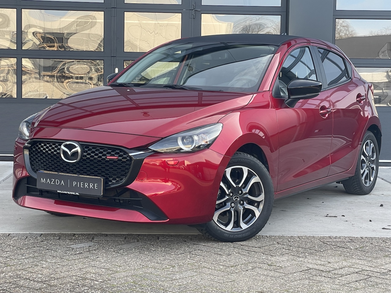 Mazda 2 - 1.5 e-SkyActiv-G 90 Homura Aka | APPLE CARPLAY | CAMERA | PDC | 16-INCH LMV WINTERPAKKET | - AutoWereld.nl