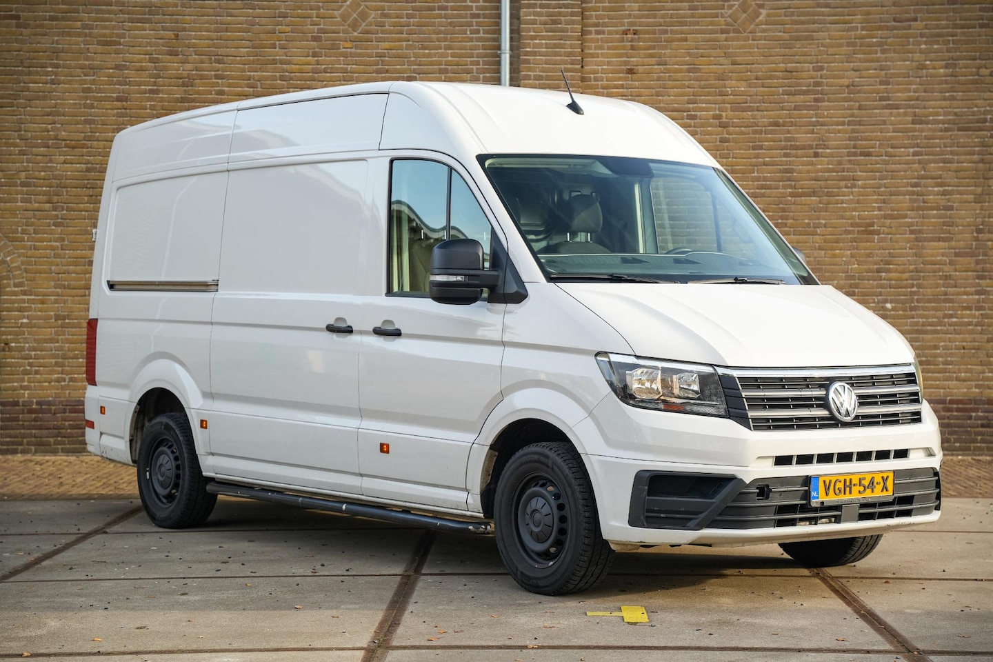 Volkswagen Crafter - 30 2.0 TDI L3H2 Trendline Camera Cruise Trekhaak Schuifdeur Clima - AutoWereld.nl