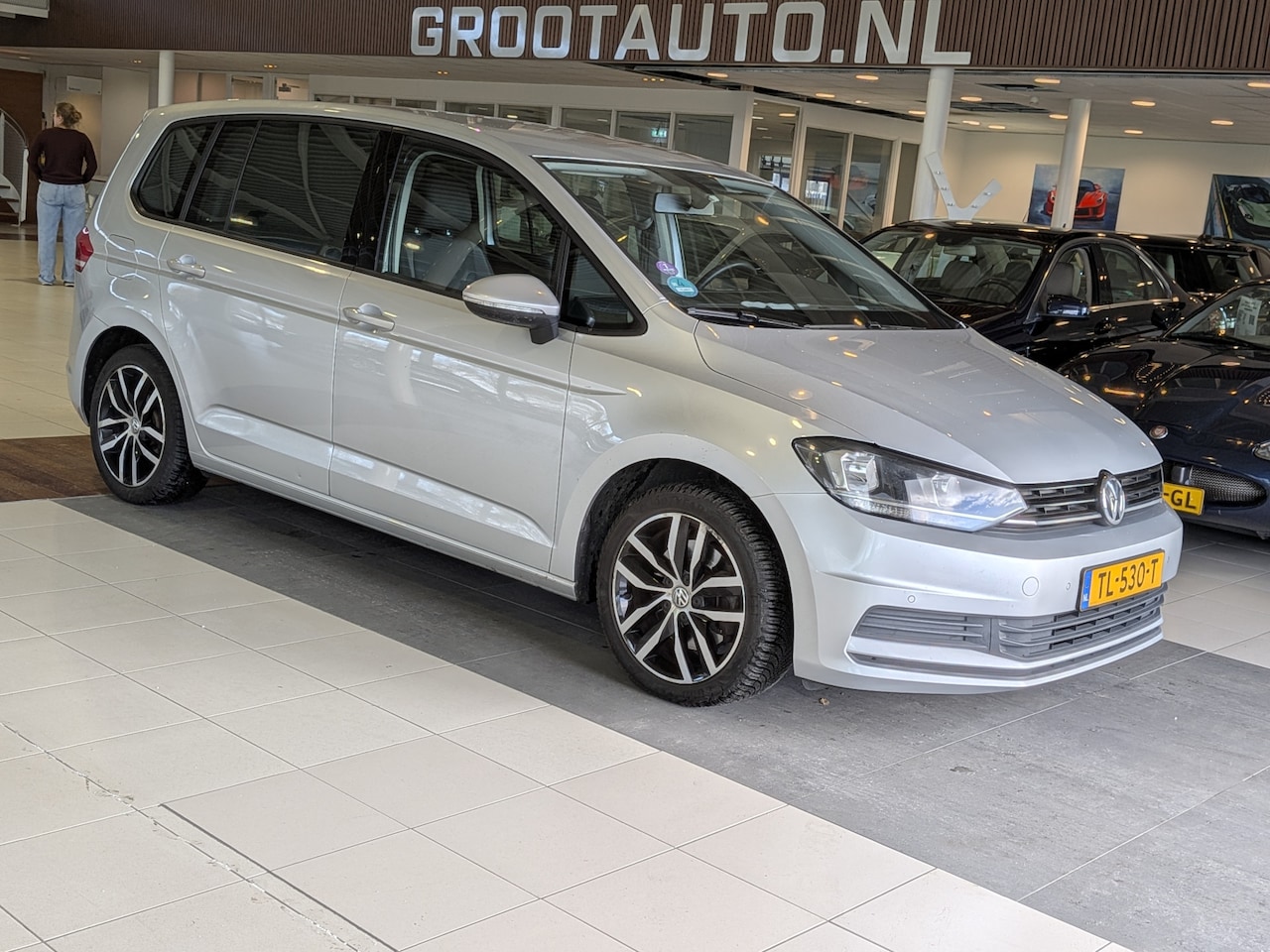 Volkswagen Touran - 1.2 TSI Connected Series 7 Persoons Airco, Cruise Control, Stuurbekrachtiging - AutoWereld.nl
