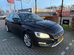 Volvo V60 - 2.4 D6 Twin Engine Summum (bj 2015) EURO6|XENON|LEER|VOL