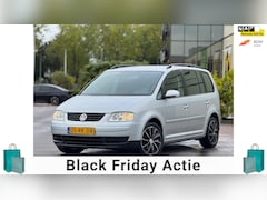 Volkswagen Touran - 1.6-16V FSI Trendline | Automaat | Airco | Trekhaak | Elektrische spiegels | Cruise contro