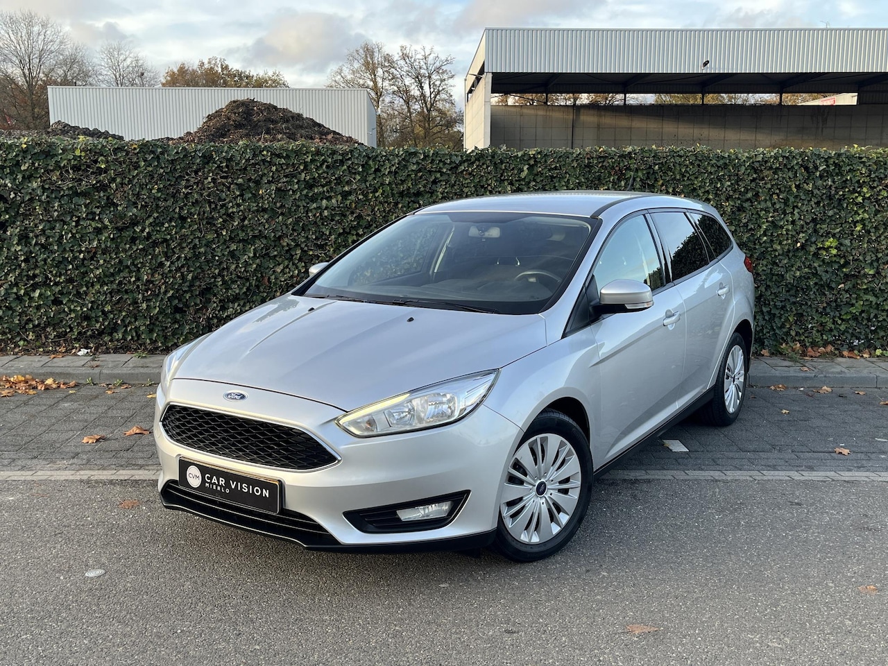 Ford Focus Wagon - 1.0 Comfort * Navi * Dealerond. * Nieuwe Distr. * Garantie - AutoWereld.nl