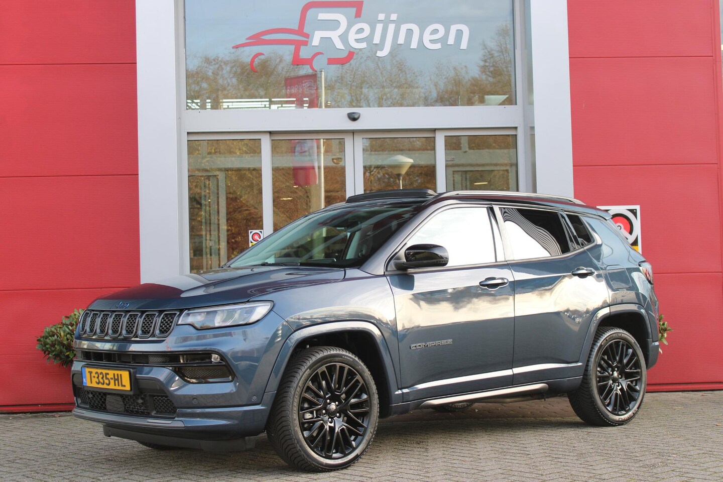 Jeep Compass - 4xe 240PK Plug-in Hybrid ELECTRIC S | PANORAMSICH SCHUIF/KANTEL DAK | STOEL/STUUR VERWARMI - AutoWereld.nl