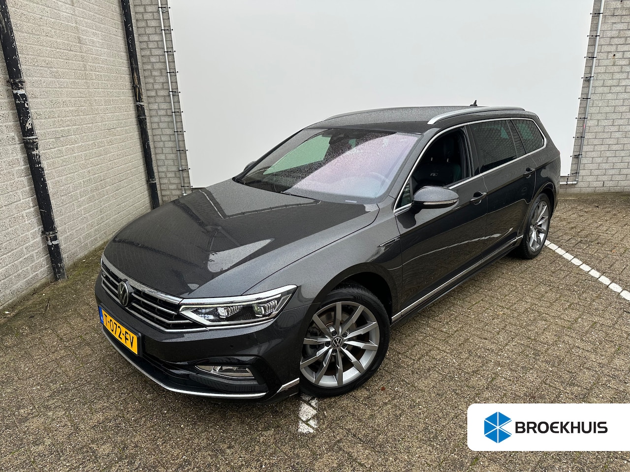 Volkswagen Passat Variant - 1.5 TSI R-Line Business | Achteruitrijcamera | Comfortstoel(en) | Cruise control adaptief - AutoWereld.nl