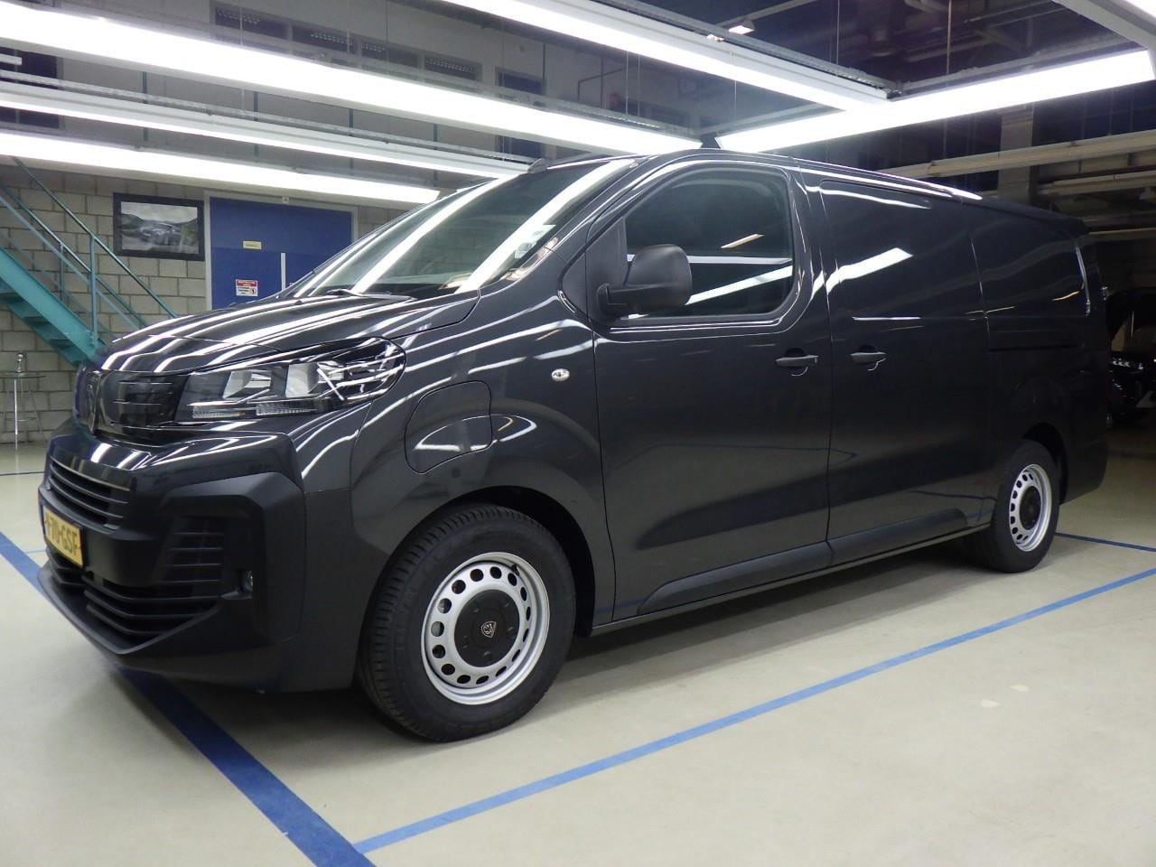 Peugeot e-Expert - EV L3 75 kWh 3 Fase | 2x Schuifdeur | Betimmering | Navigatie | Achteruitrijcamera | Cruis - AutoWereld.nl