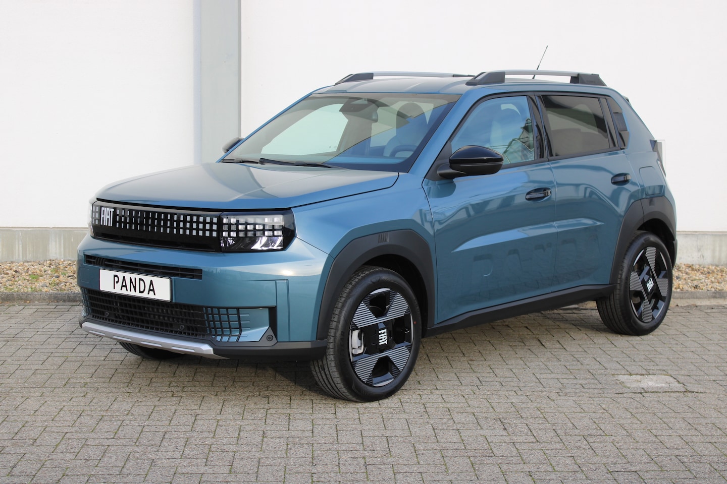 Fiat Grande Panda - 1.2 Hybrid La Prima / Navigatie / Camera / Parkeersensoren / Carplay / Draadloos Telefoonl - AutoWereld.nl