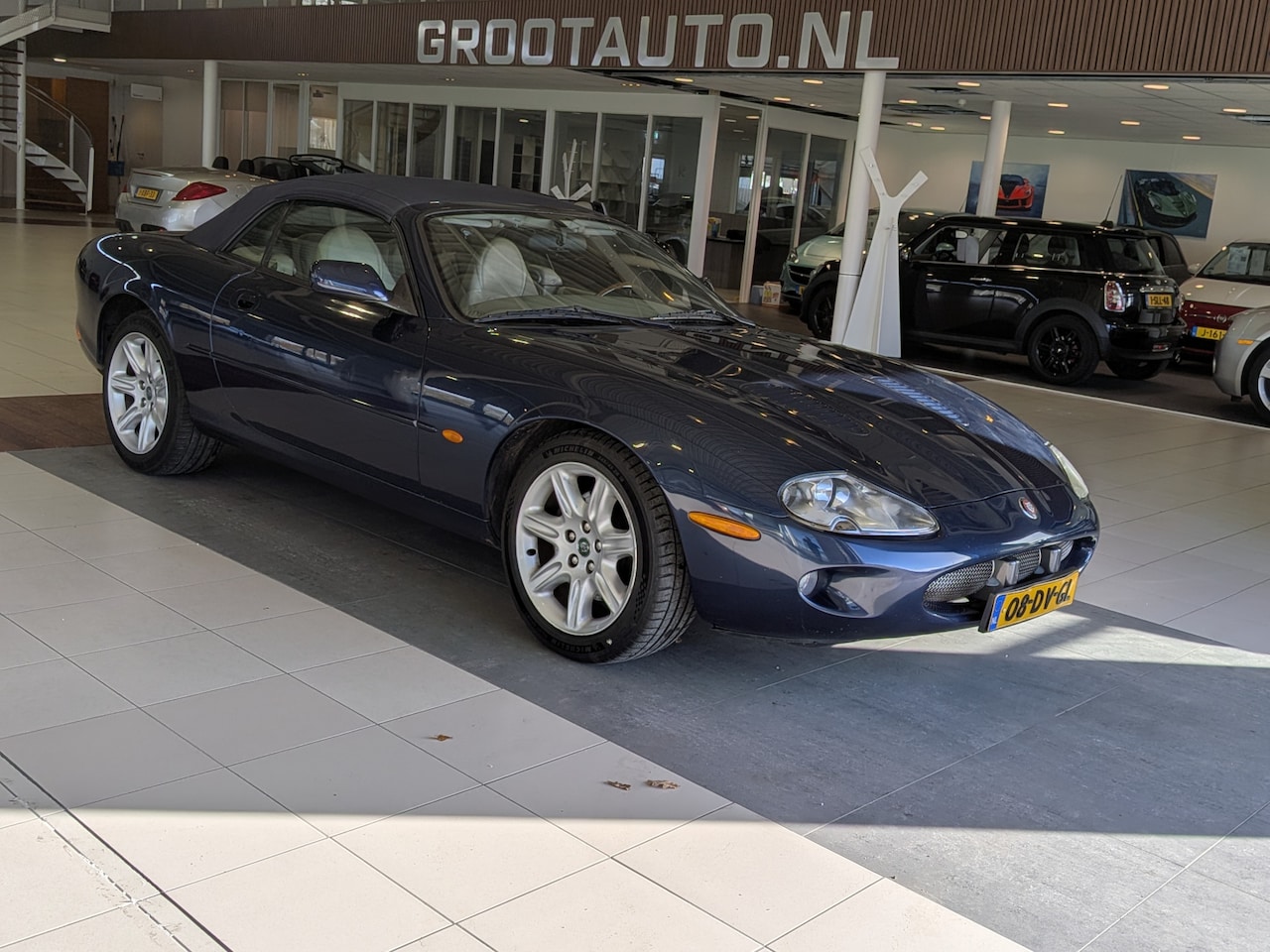 Jaguar XK8 - 4.0 V8 Convertible Automaat 1e eigenaar, Airco, Cruise control - AutoWereld.nl