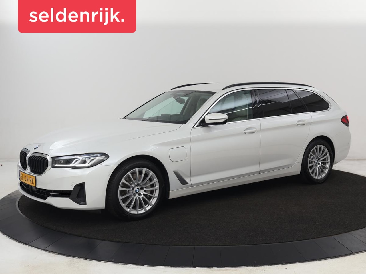 BMW 5-serie Touring - 530e xDrive High Executive | Head-Up | Leder | Adaptive cruise | Stoelverwarming | 360 Cam - AutoWereld.nl