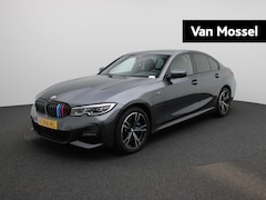 BMW 3-serie - 330e High Executive M-Pakket | Automaat | Lederen Bekleding | Apple Carplay/Android Auto |