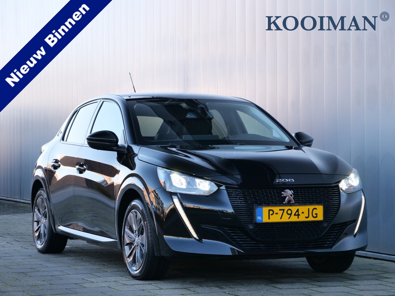 Peugeot e-208 - EV Allure Pack 50 kWh 136 Pk Automaat Navigatie / Camera / DAB / Apple Carplay - AutoWereld.nl