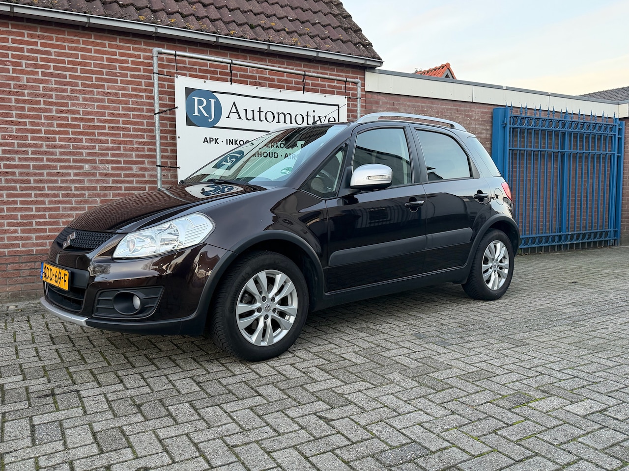 Suzuki SX4 - 1.6 Exclusive APK/NAVI/TREKHAAK - AutoWereld.nl
