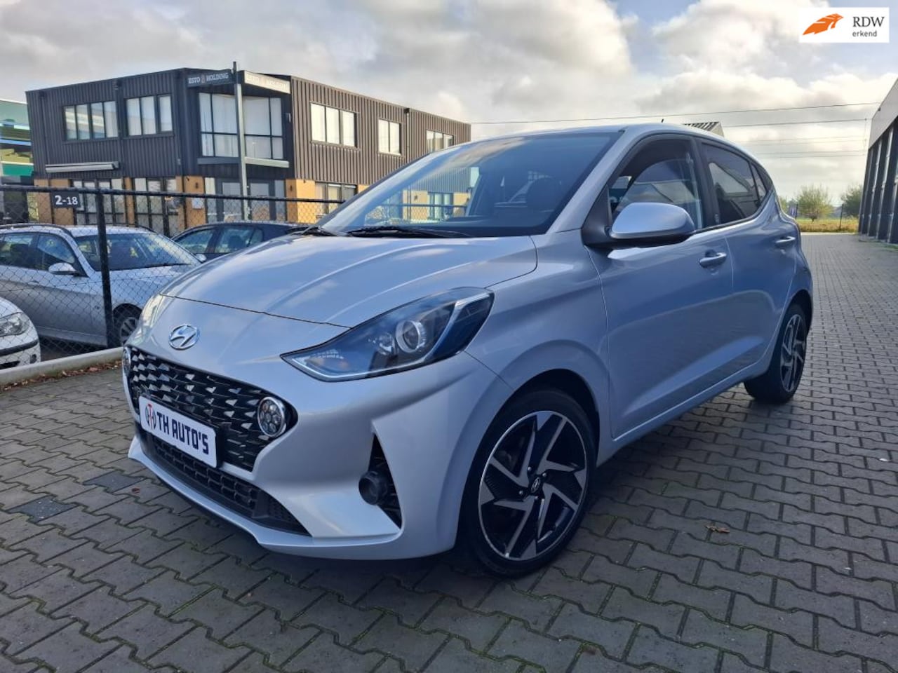 Hyundai i10 - 1.0 Premium / speciale 30 jahres edtion - AutoWereld.nl