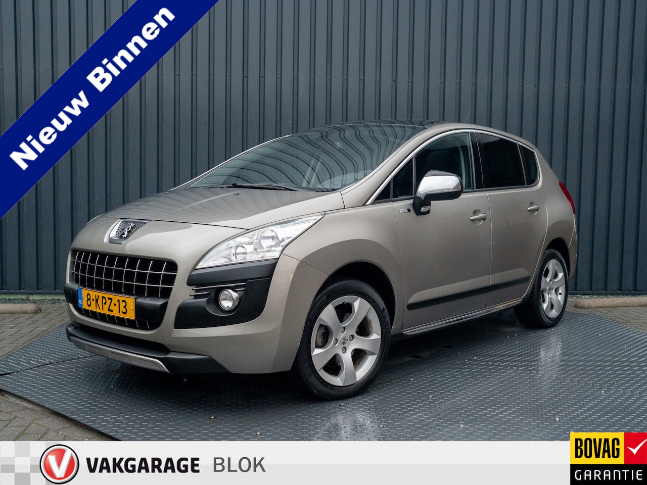 Peugeot 3008 - 1.6 THP Style | Trekhaak | Panodak | Parkeersensoren | Prijs Rijklaar!! - AutoWereld.nl