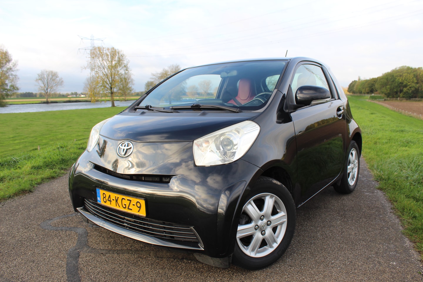Toyota iQ - 1.0 VVTi Comfort Automaat | Airco | Leder - AutoWereld.nl