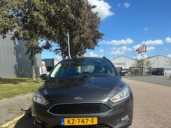 Ford Focus Wagon - 1.0 Trend Carpley, Navigatie, automaat