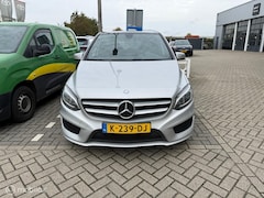 Mercedes-Benz B-klasse - 180 Aut AMG |Camera|Pano|Leder|Memory