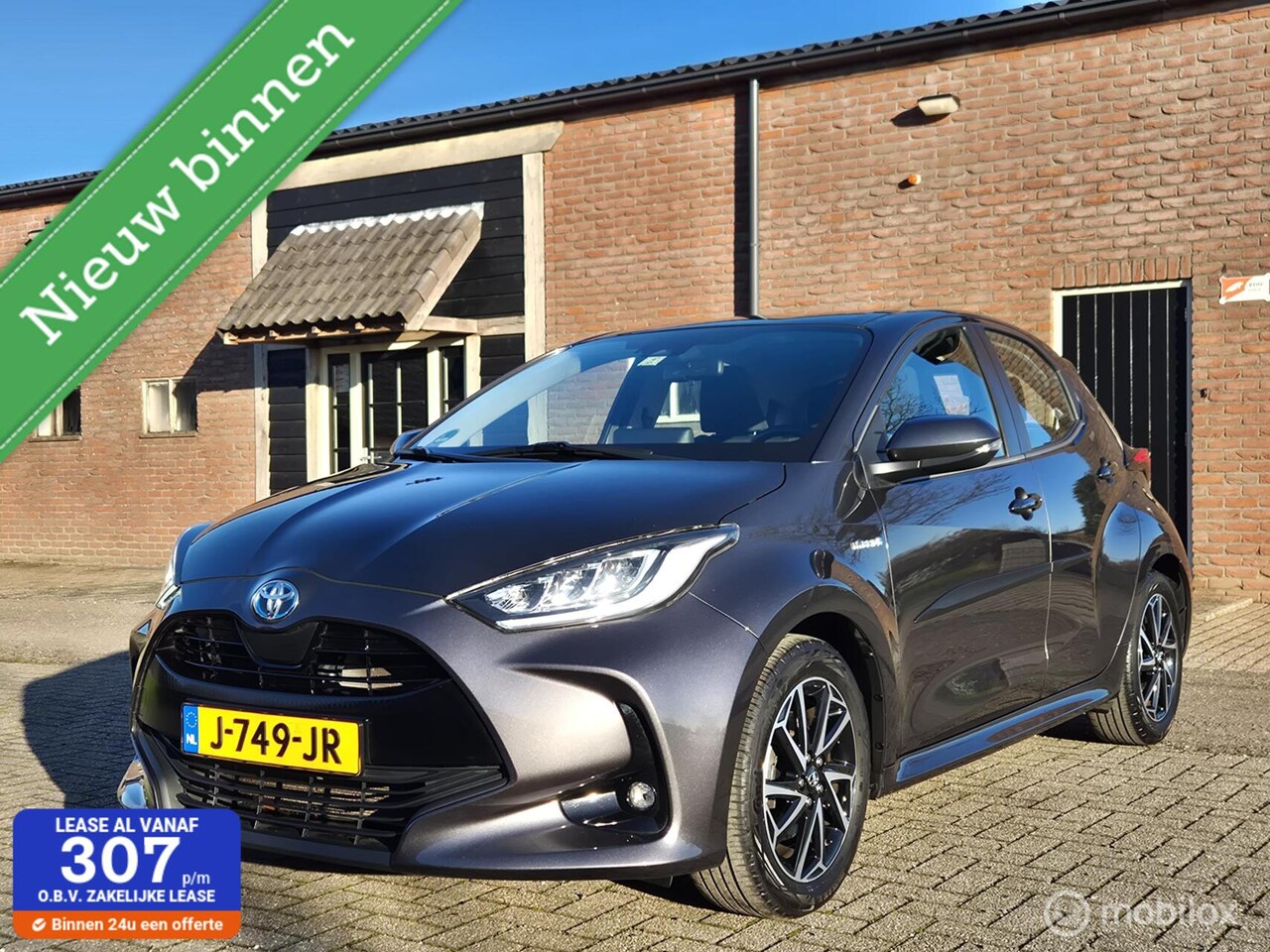 Toyota Yaris - 1.5 Hybrid First Edition I Camera I Lane Assist I Adap Cruise I Dealer ondr I - AutoWereld.nl