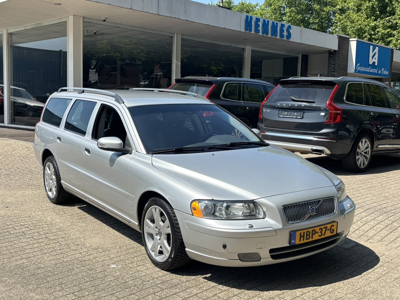 Volvo V70 - 2.4 Edition Xenon NIEUWE LPG Installatie BTW voordeel €700,- - AutoWereld.nl