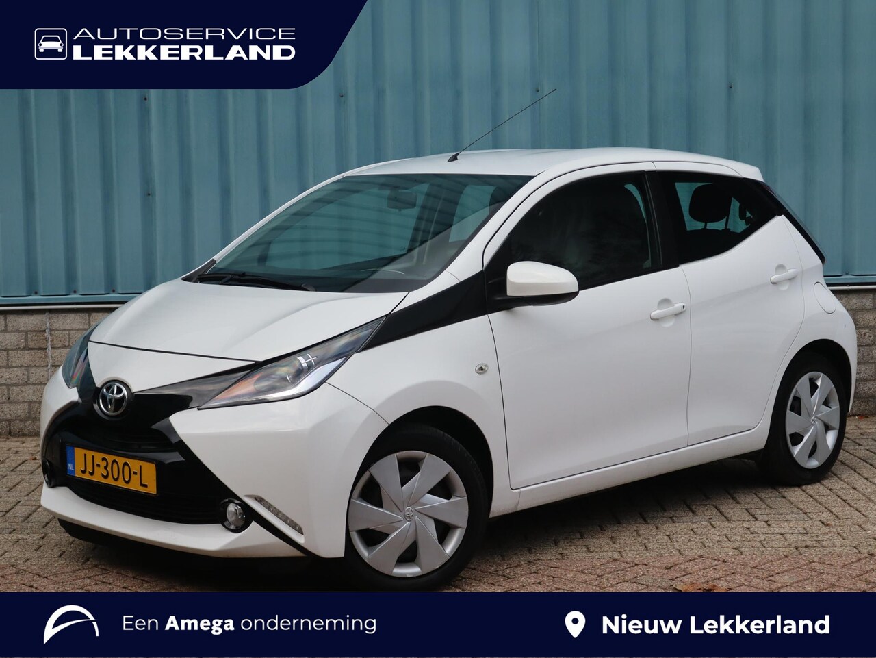 Toyota Aygo - 1.0 VVT-i x-play | AIRCO | CAMERA | LAGE KM-STAND | - AutoWereld.nl