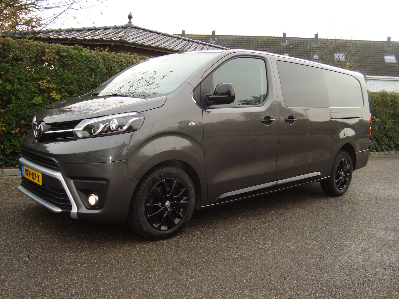Toyota ProAce Worker - 2.0 D-4D Black Line Long DC - AutoWereld.nl