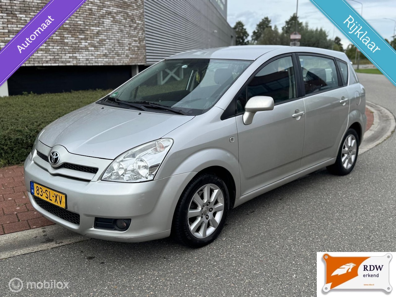 Toyota Corolla Verso - 1.8 VVT-i Sol 7p. AUTOMAAT/AIRCO/7 PERSONEN - AutoWereld.nl