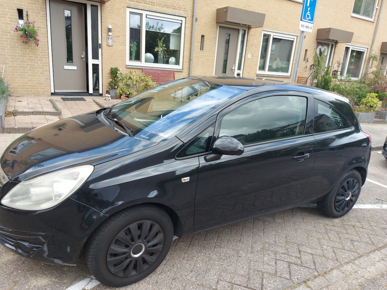 Opel Corsa - 1.2-16V Selection Geen - AutoWereld.nl