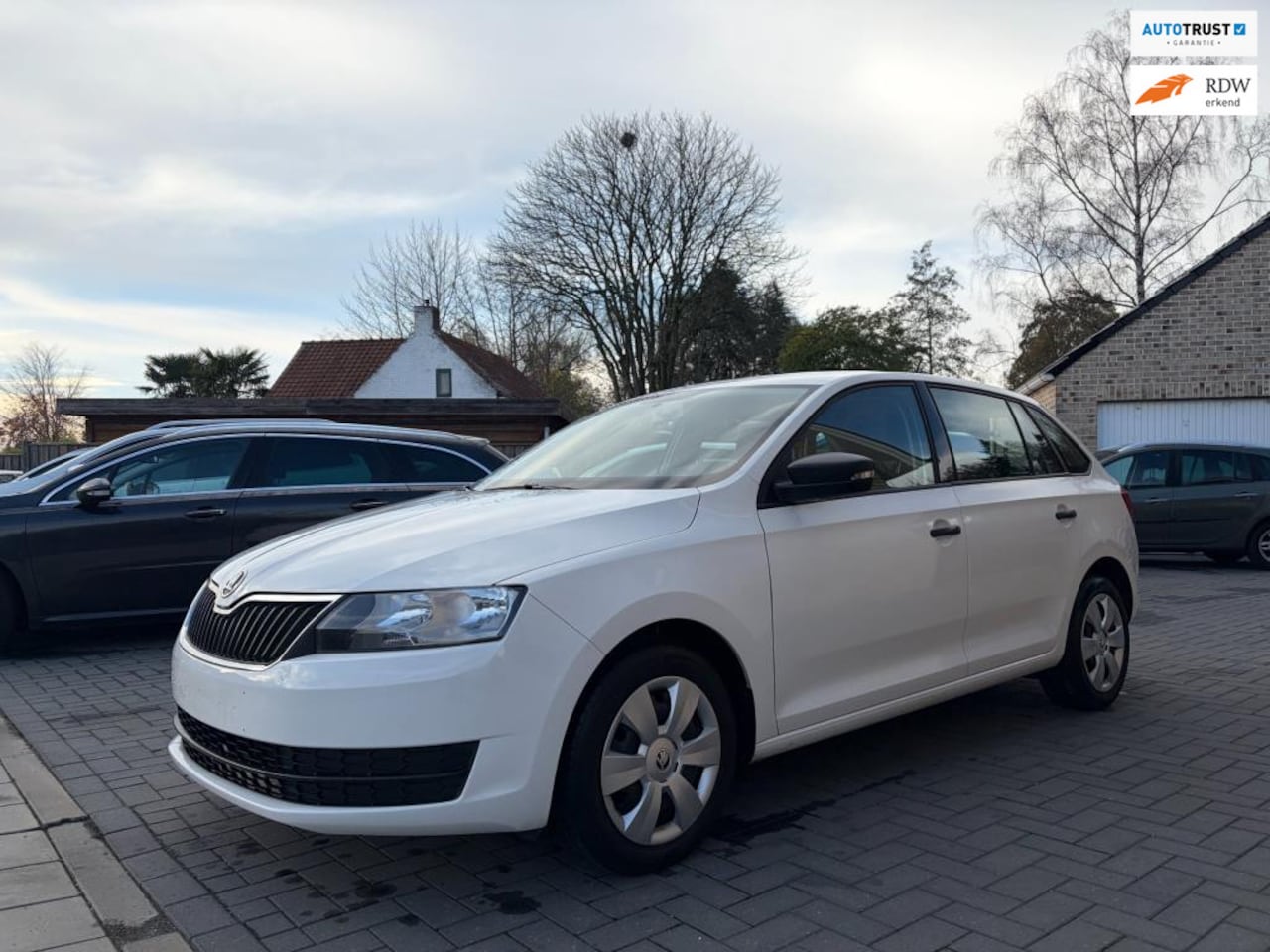 Skoda Rapid Spaceback - 1.2 TSI Greentech Active 2016 107dkm Airco Navigatie Carplay isofix - AutoWereld.nl