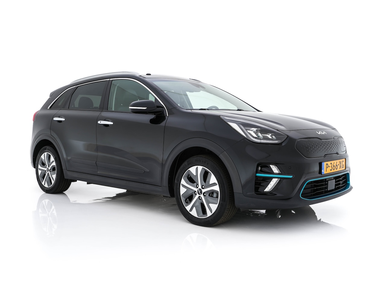 Kia e-Niro - ExecutiveLine 64 kWh [ 3-Fase ] {SOH-100%} (INCL-BTW) Aut. *PANO | LUXURY-LEATHER | JBL-AU - AutoWereld.nl
