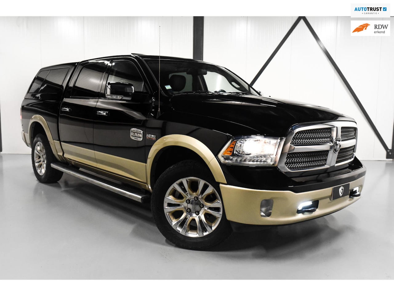 Dodge Ram 1500 - 5.7 V8 HEMI Crew Cab | LONG HORN | ALLE OPTIES! | Luchtvering | StoelKoeling | SchuifDak | - AutoWereld.nl