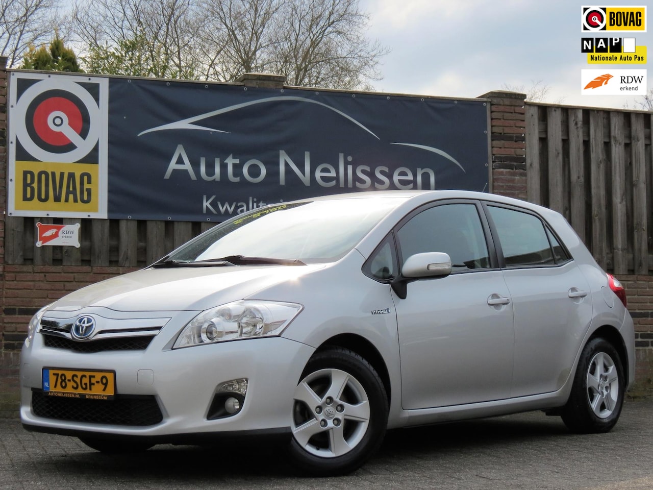 Toyota Auris - 1.8 Full Hybrid Aspiration | CLIMA-AIRCO | CRUISE CONTROL | PARKEERSENOREN | - AutoWereld.nl