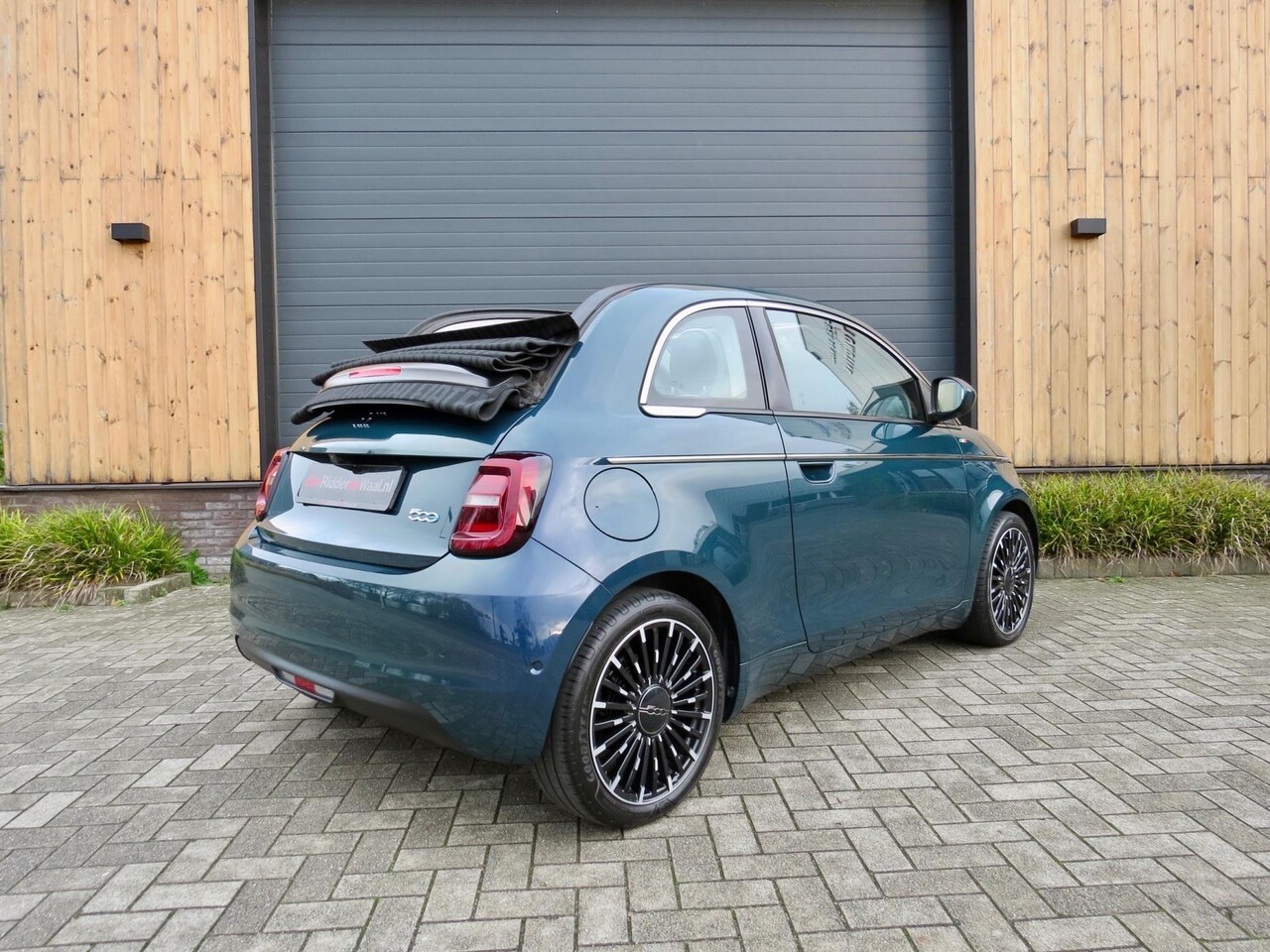 Fiat 500 C - La Prima 42 kWh *leder *Carplay *Luxste uitvoering - AutoWereld.nl