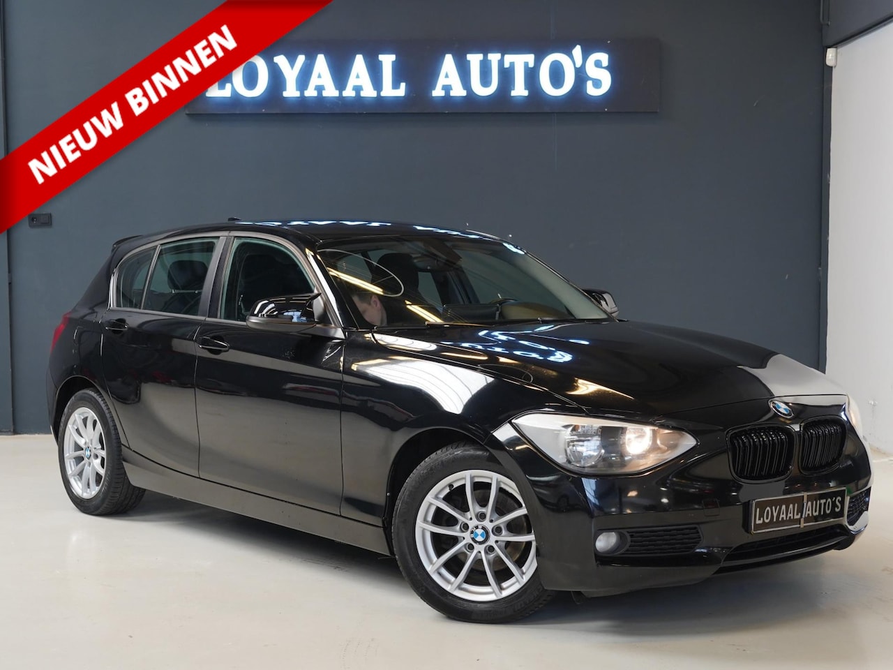 BMW 1-serie - 116i Business+ | NAVI | AIRCO | PDC | STOELVERW. | APK. - AutoWereld.nl