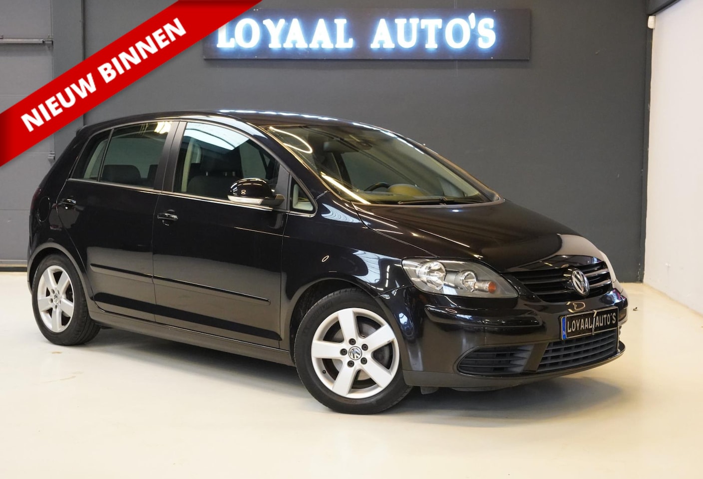 Volkswagen Golf Plus - 1.6 FSI Sportline Business | CRUISE | AIRCO | TREKHAAK | PDC | APK. - AutoWereld.nl